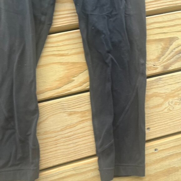 ** Athleta Black Yoga Salutation Crop Pants Leggings Size Small - Picture 3 of 10